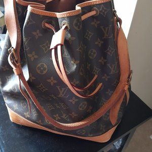 Louis Vuitton Noe Bucket Handbag